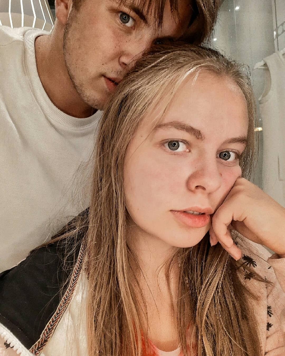 Обложка песни Ромашковые поля