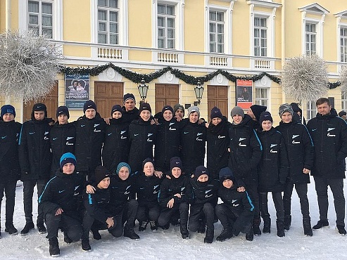 Игроки «Зенита» U-14 посетили Михайловский театр