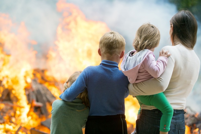Мальчик спас из пожара троих братьев и сестру, и стал героем соцсетей
