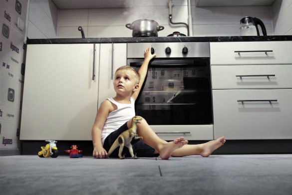 Безопасный дом: как обезопасить квартиру, чтобы оставлять пятилетнего ребенка одного дома